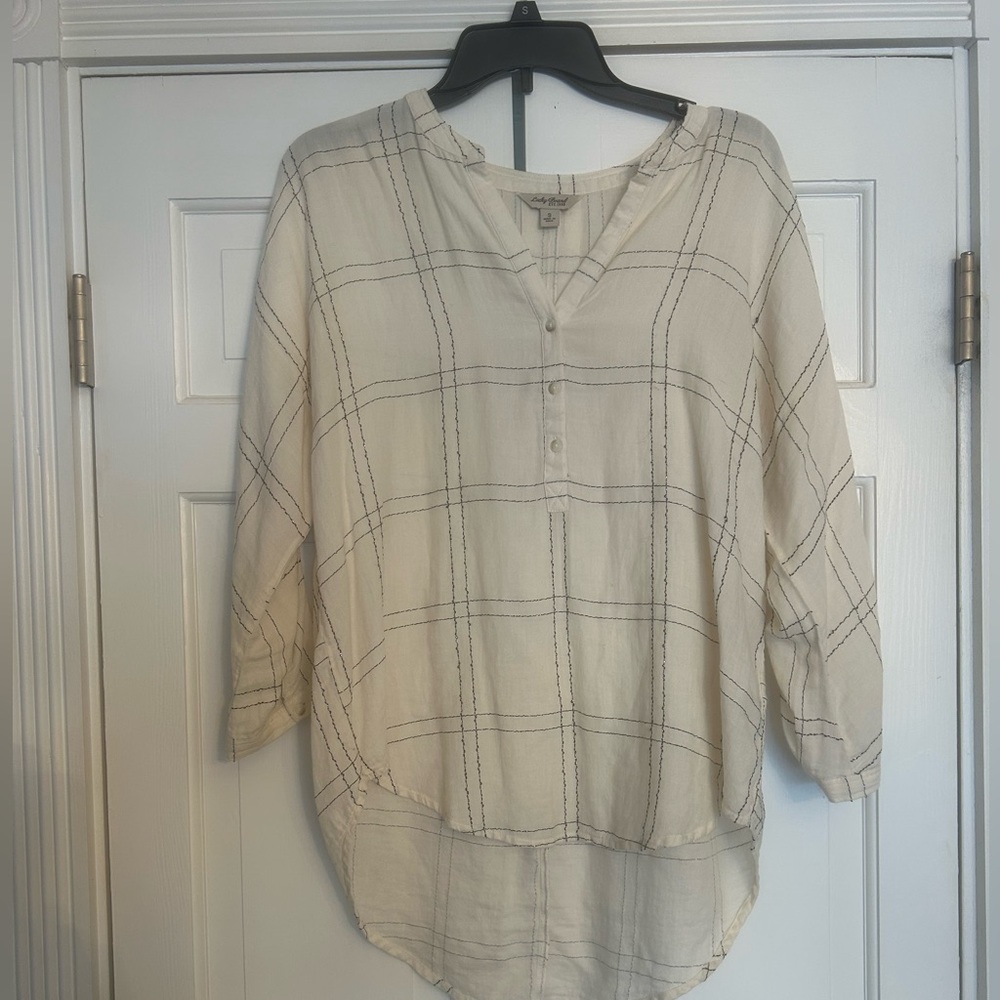 Lucky Brand cream and black neutral top